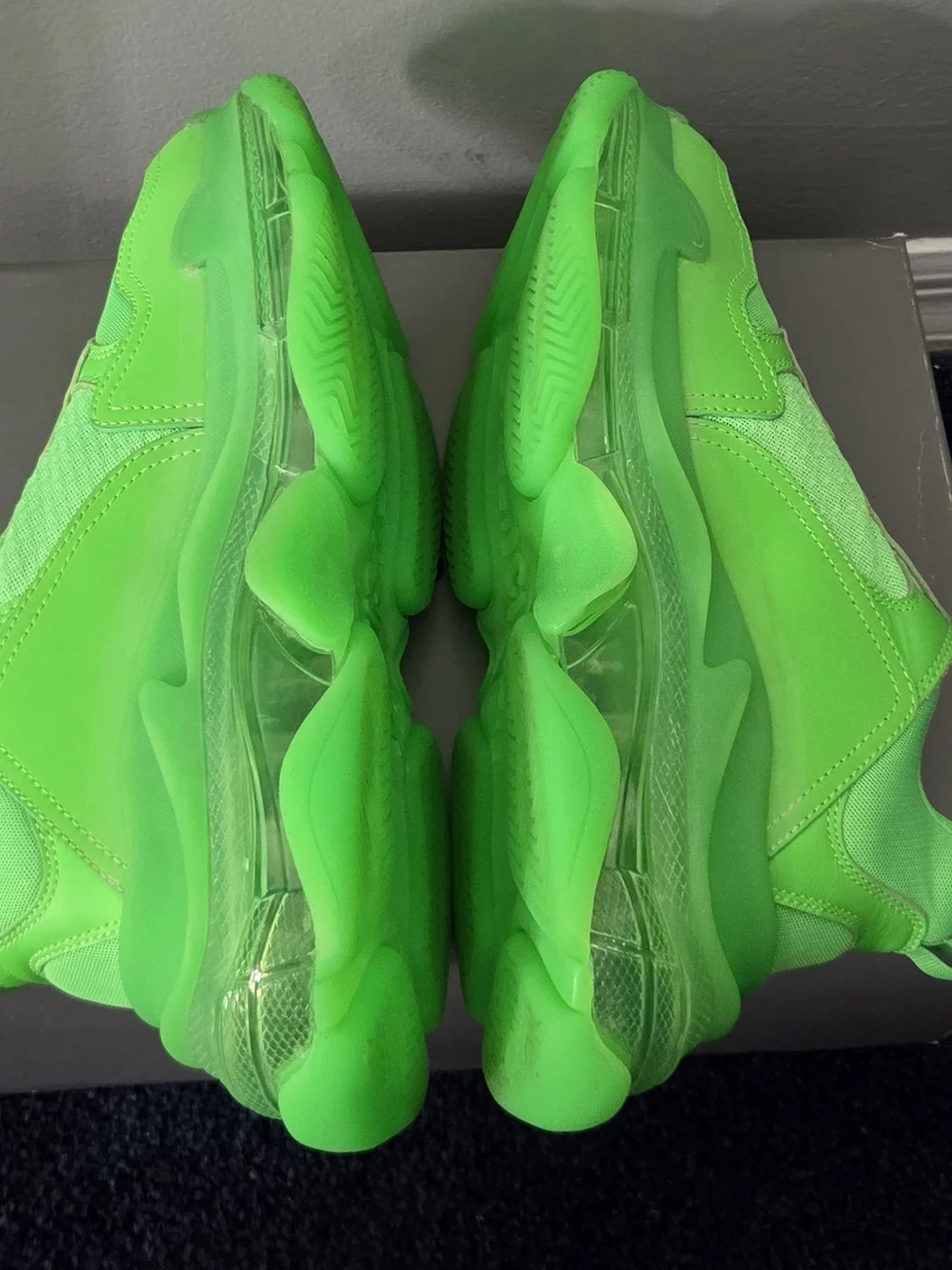 Balenciaga Triple S Green. Size 11 (44) . Excellent Condition - Picture 6 of 13